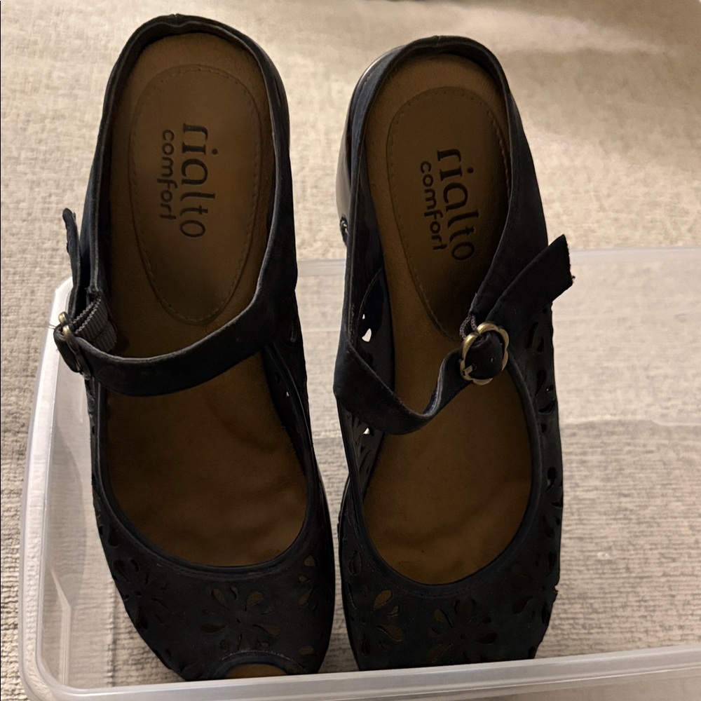 Rialto Elegant Black Peep-Toe Heels